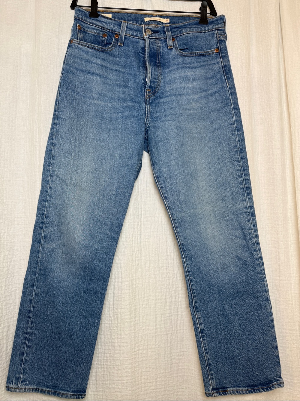 Levi's Premium Wedgie Straight High Rise Jeans - Medium Wash - Size 28